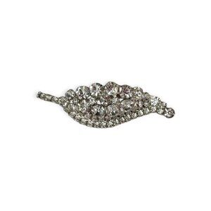 Vintage Rhinestone Leaf Brooch, Silver tone metal, Clear stone.‎